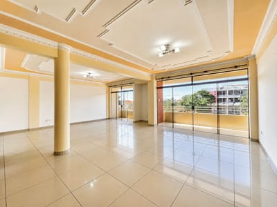 Departamento Amplio En Alquiler En La Zona Oeste