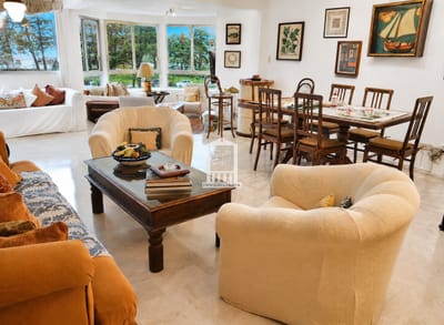 Amplia planta, 4 dorm, amenities.