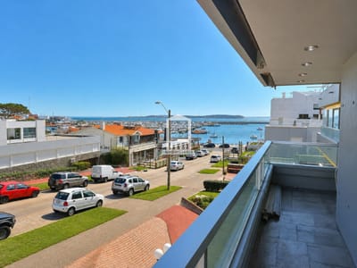 Semipiso en el puerto. Reciclado. 2 garajes