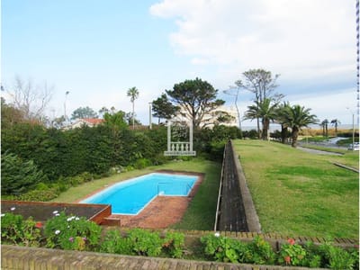 Playa Mansa, manzana completa, a 1 cuadra del mar.