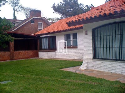 Playa mansa, a 1 cuadra del mar.