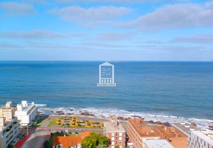 Península piso alto con vista a la brava. Edificio con servicios