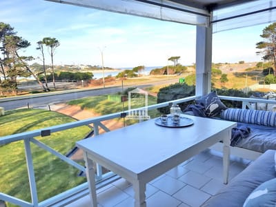 Hermoso apto de 2 dorm, con vista al arroyo y hogar a leña.