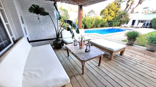 Playa Mansa, zona paradas, pronta para entrar, piscina, barbacoa.