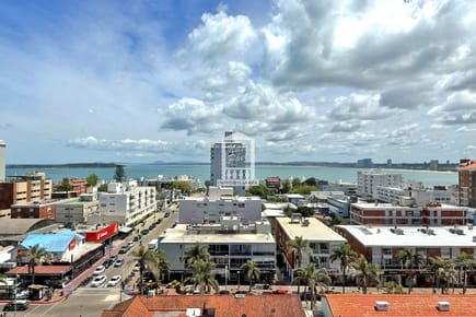 Península, esquinero con vista a ambas playas, 2 dorm, 2 baños.
