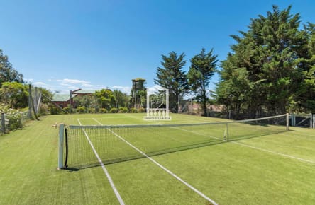 José Ignacio, 7 suites, tenis, piscina, sauna.