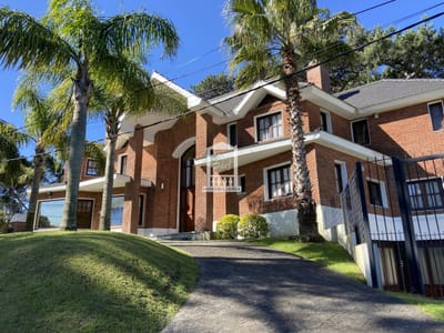 Punta del Este, gran residencia en mansa, 6 dormitorios y piscina climatizada.