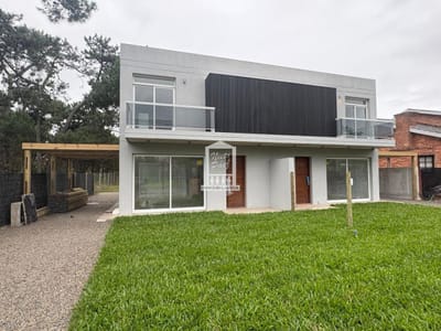 Casa a Estrenar Jardines de Cordoba sobre Avenida 3 Dorimtorios
