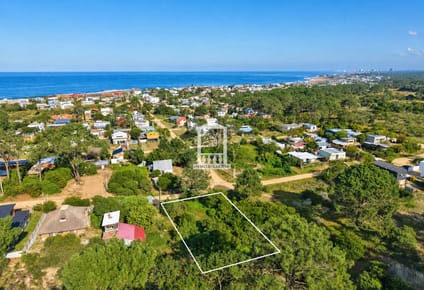 Manantiales, terreno en venta de 404 m2.