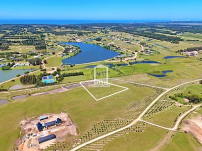 Lote de 10.000 m2 en Narbona La Plantación