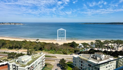 Playa Mansa, 3 suites, torre de categoría con todos los servicios.