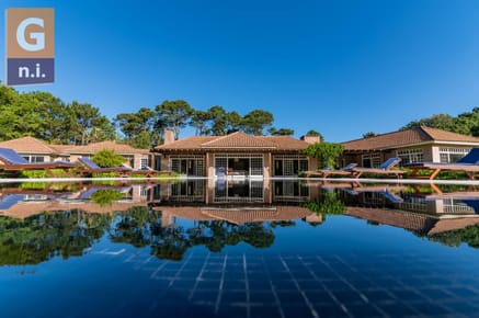 Casa en Punta del Este (Beverly Hills) Ref. 5277