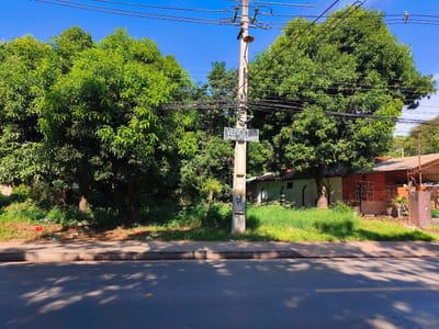 En venta amplio terreno sobre asfaltado en San Lorenzo - Barrio La Victoria
