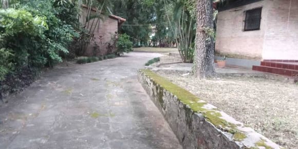 Disponible en alquiler: casa en San Bernardino – Zona Mbocajá