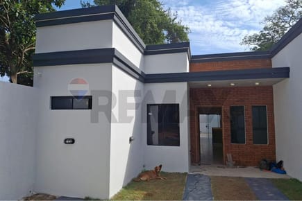 CHALET DE 4 HABITACIONES EN LUQUE