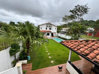 Hermosa propiedad a 1 cuadra de la Av. Costanera Sur en Venta