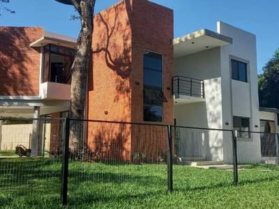 EN VENTA IMPONENTE CASA EN SAN BERNARDINO