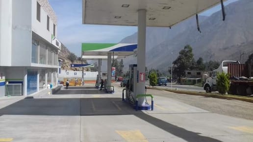 VENDO GRIFO GRANDE EN LA CARRETERA CENTRAL ,5 ISLAS,