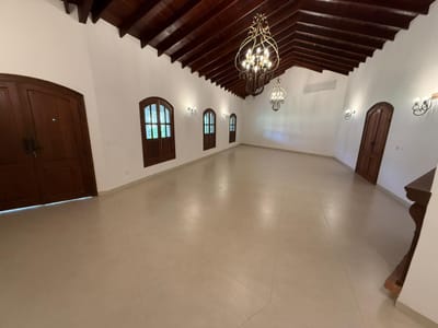 Imponente residencia a minutos de Paseo La Galería