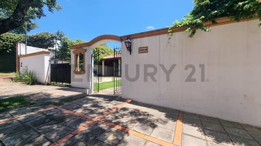 Venta de Casa en Los Laureles, Asunción
