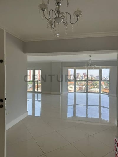 Departamento amplio y lujoso ubicado en el exclusivo Edificio Karimi