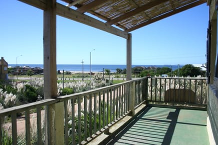 CASA EN VENTA 4 DORMITORIOS CALLE 4 Y R-10 BALNEARIO BS AS