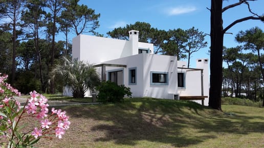 VENTA CASA 3 DORMITORIOS EN LA BARRA ZONA LA HORQUETA