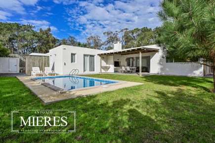 VENTA DE CASA EN LABARRA, 3 DORMITORIOS Y PISCINA
