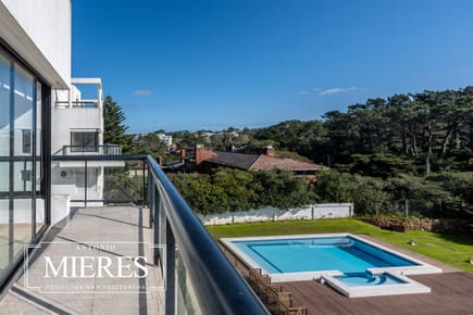 Venta apartamento 3 dormitorios - Playa Brava