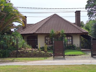 Venta casa 4 dormitorios- Jardines de Córdoba