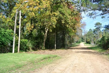 Venta lote frente a Barrio Aura - Golf