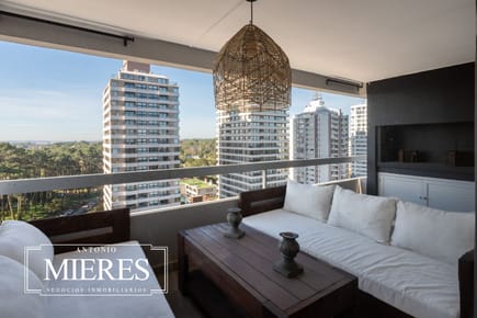 Venta apartamento 3  dormitorios - Av Roosevelt