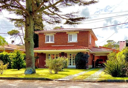 Alquiler de temporada casa 5 dormitorios- Playa Mansa