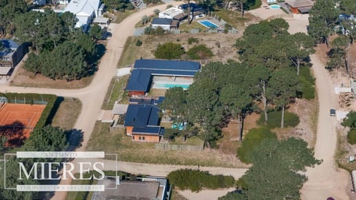 Lote de 1000m2 en venta en barrio Pinar del Faro