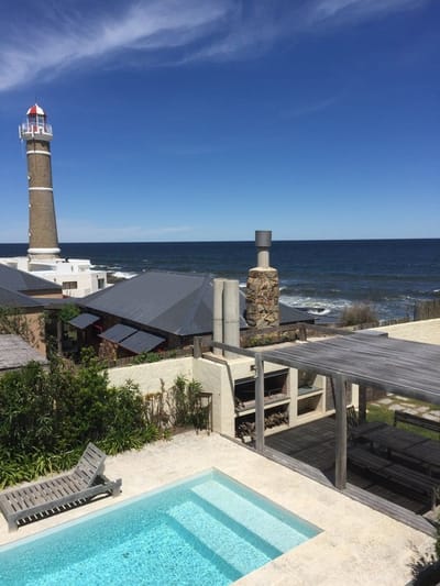 Alquiler casa 5 dorm sobre el mar en Jose Ignacio