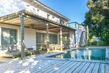Casa en alquiler 4 dormitorios en pueblo de Jose Ignacio!