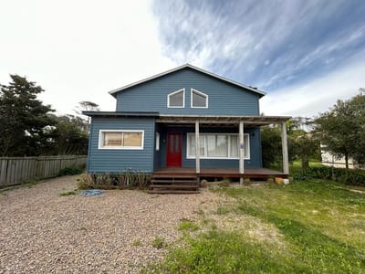 Casa en alquiler temporal de 4 ambientes en LA JUANITA