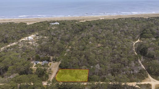 Venta de terreno esquinero 900m2 en El Caracol