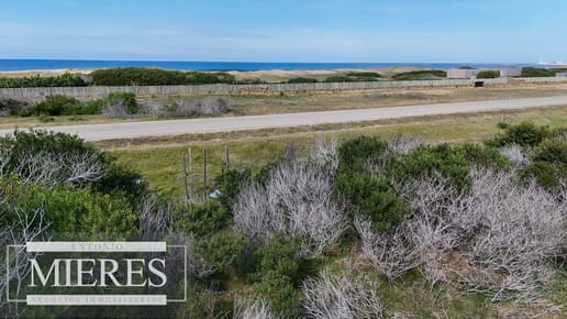 Venta de terreno de 2400m2 en Arenas de JI 1era linea!!