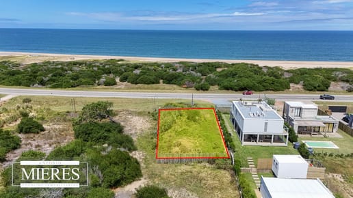 Venta de lote en primera línea en La Juanita