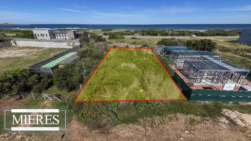 Venta Terreno en La Juanita a 1 cuadra de playa Mansa!