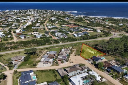 Venta terreno de 890m2 en Pinar del Faro 1era linea!