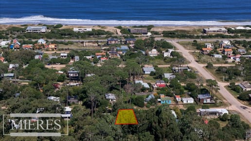 Venta lote en La Juanita, calle muy linda!