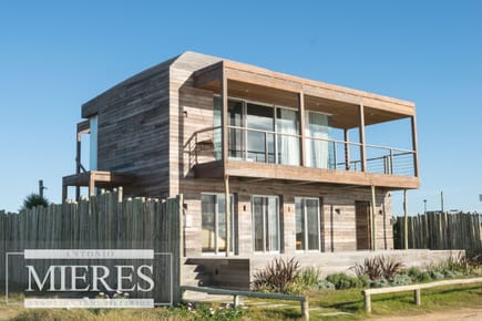 Venta y Alquiler de casa 3 dormitorios en Santa Monica c/vista lagun