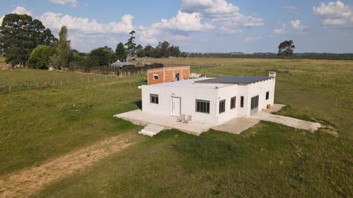 Chacra de 5 ha con dos casas en San Carlos