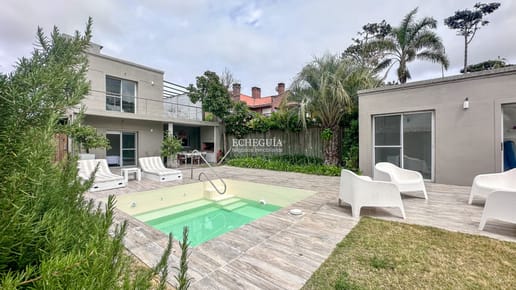 Casa 4 Dormitorios A Metros Del Mar, Montoya, La Barra, PDE