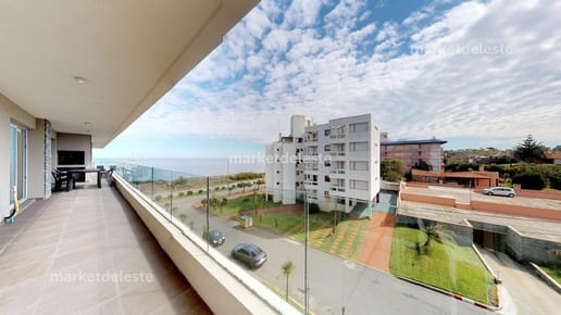 FRENTE AL MAR