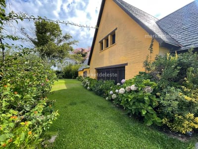 CASA ESQUINA EN LA MANSA
