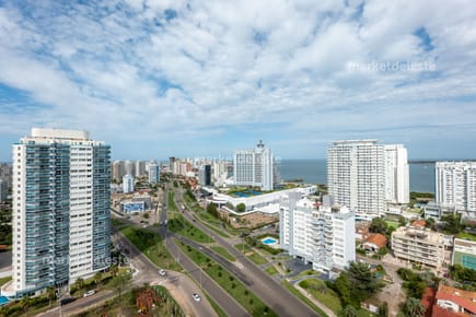 ALEXANDER BOULEVARD  - 2 DORMS - PISO ALTO