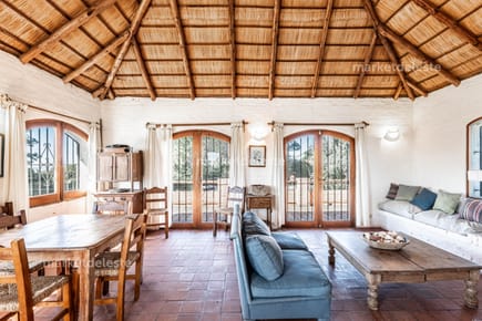 CASA EN LA BARRA